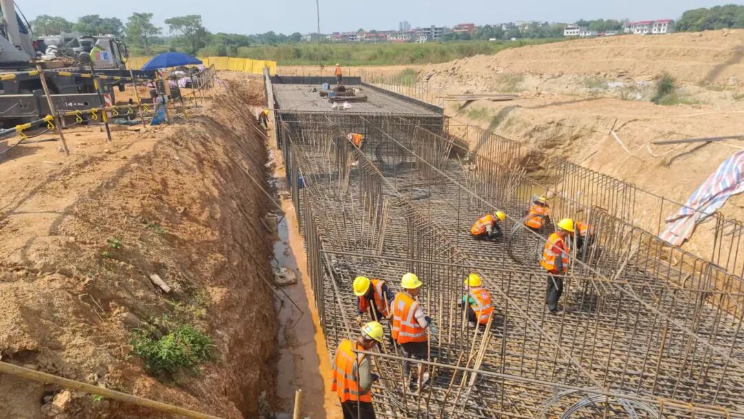 1760406594832064.jpg 1760406594832064.jpg